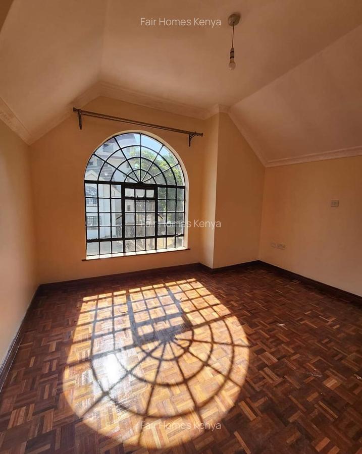 5 Bed Townhouse with En Suite at Hatheru Road - 9