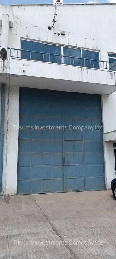 6,200 ft² Warehouse with Fibre Internet in Industrial Area - 11