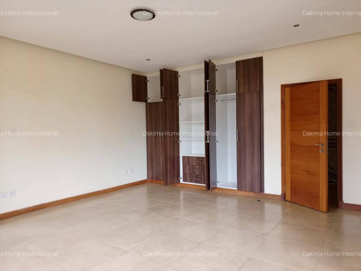 4 Bed Townhouse with En Suite in Runda - 8