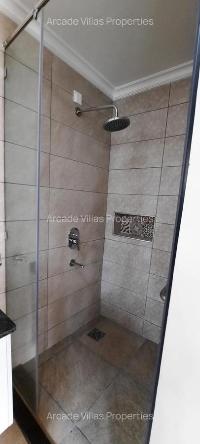 5 Bed Townhouse with En Suite in Lavington - 11