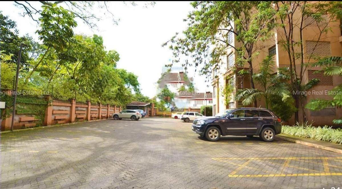 2 Bed Apartment with En Suite in Brookside - 3