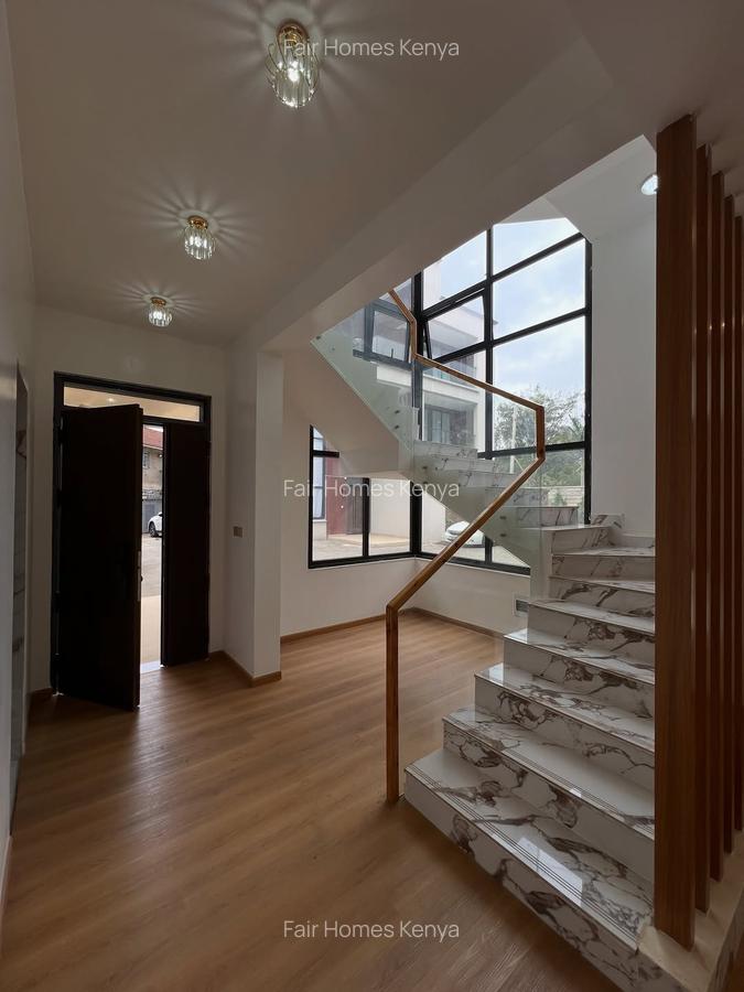 5 Bed Townhouse with En Suite at Lavington Green - 8