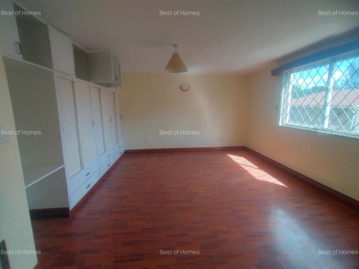 4 Bed House in Lavington - 6