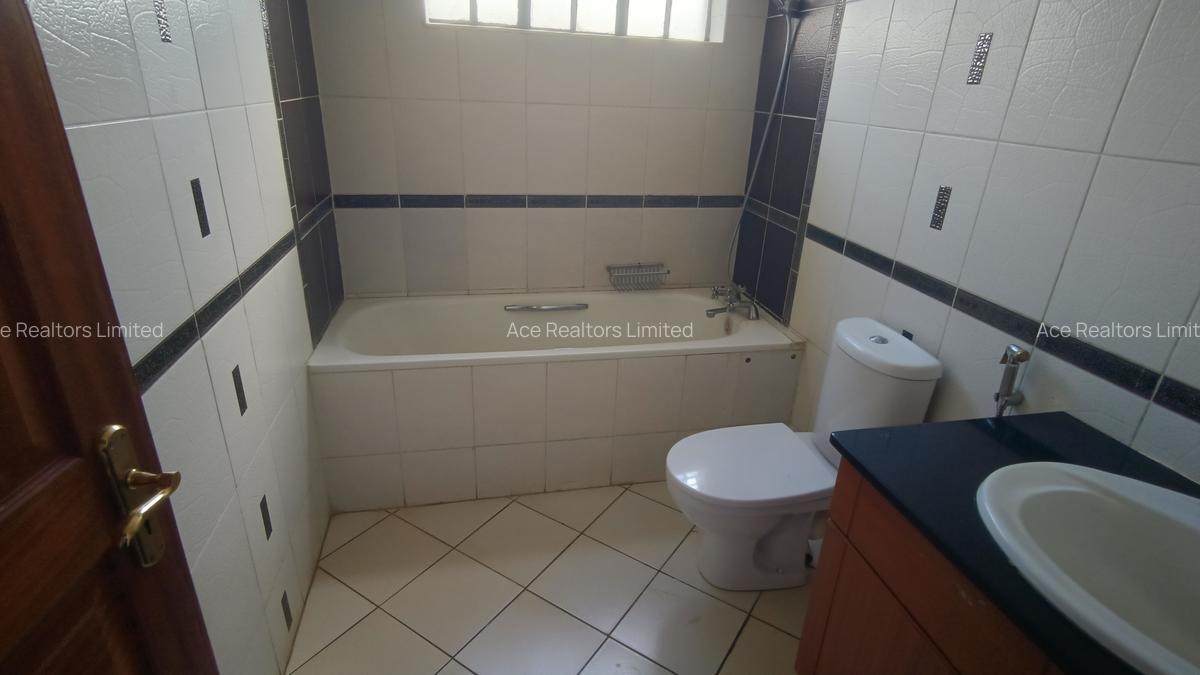 3 Bed Apartment with En Suite at Raphta Road - 8