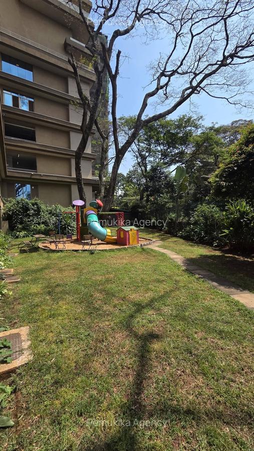 Serviced 3 Bed Apartment with En Suite in Parklands - 16