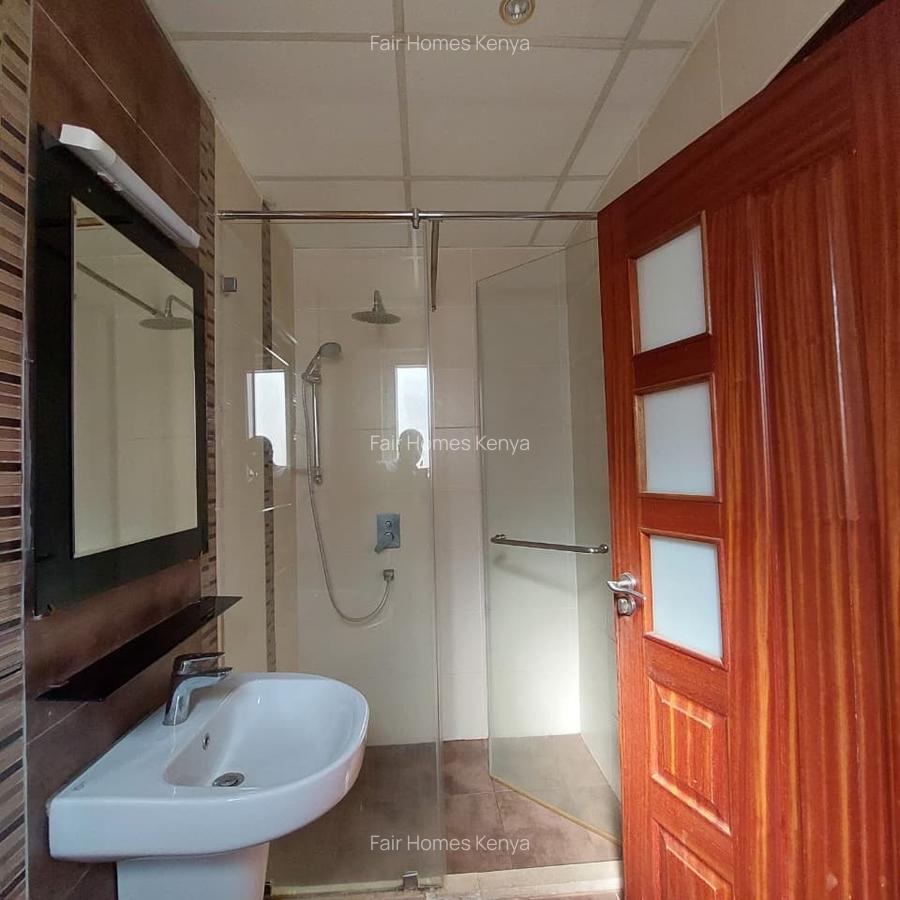 5 Bed Townhouse with En Suite at Convent Drive - 6