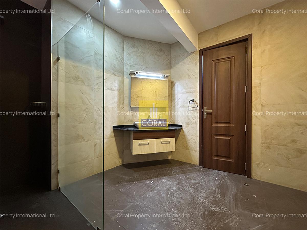 4 Bed Apartment in Parklands - 10
