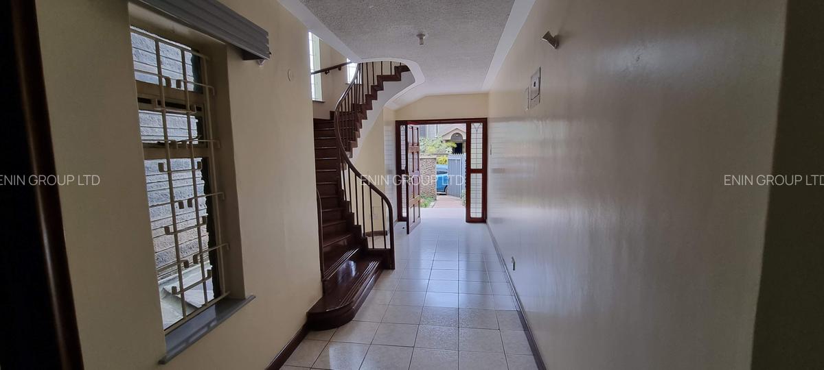 5 Bed Townhouse with En Suite at James Gichuru - 3