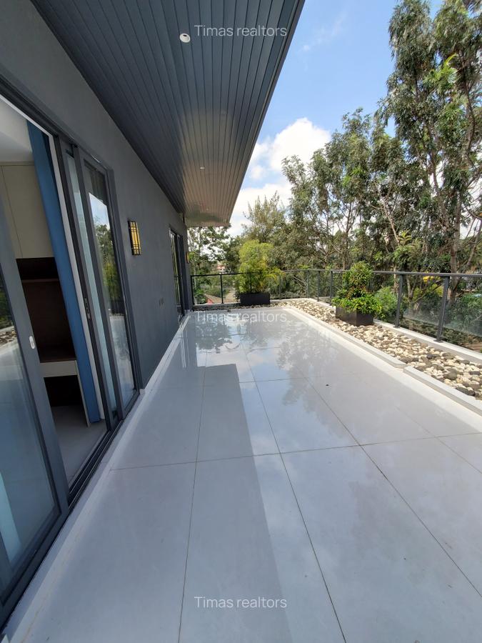 5 Bed Townhouse with En Suite at Lavington - 9