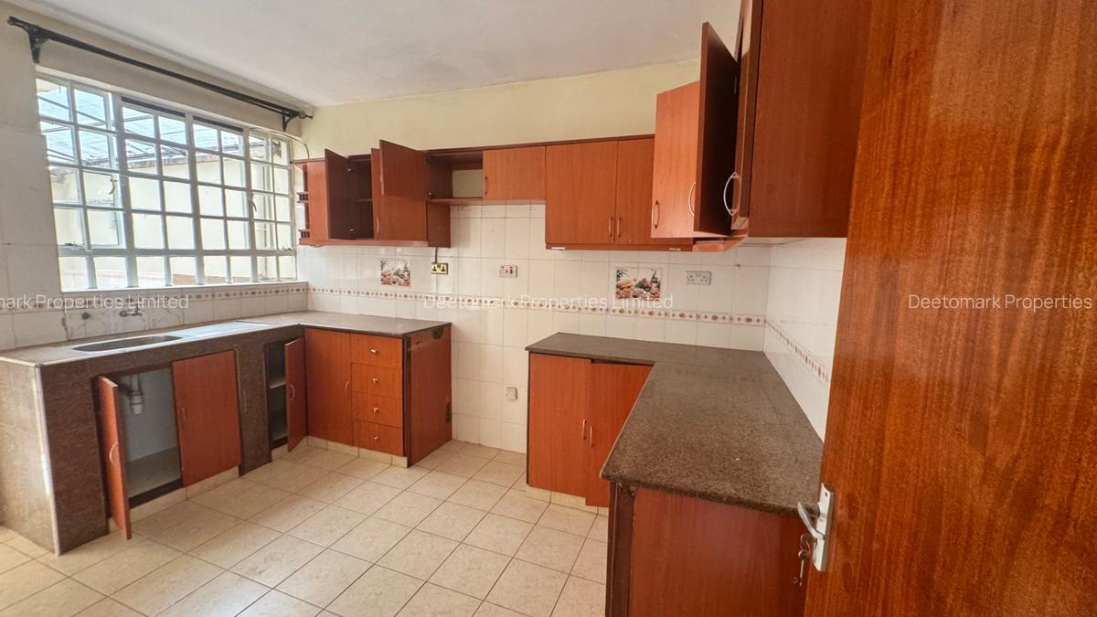 4 Bed Townhouse with En Suite at Dog Unit - 5