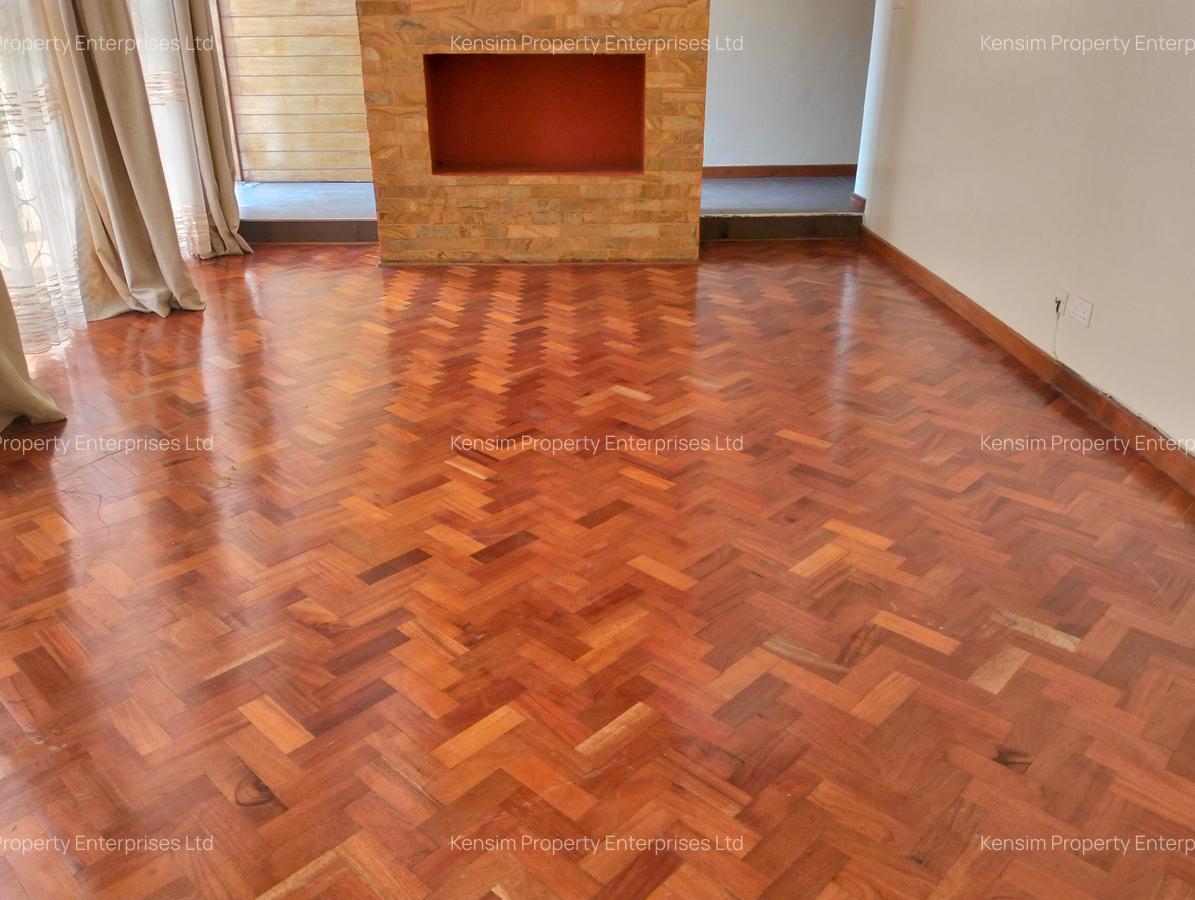 5 Bed Townhouse with En Suite in Lavington - 13