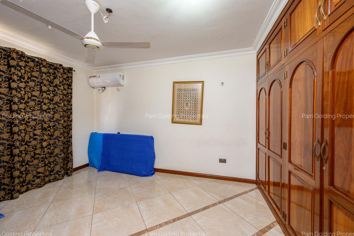 4 Bed Apartment with En Suite in Kizingo - 8