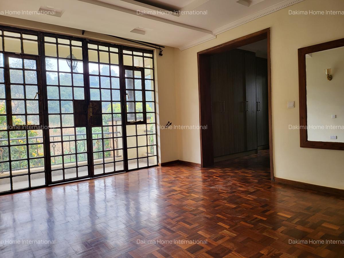 4 Bed Townhouse with En Suite in Kitisuru - 14