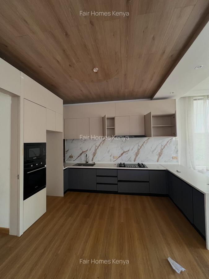 5 Bed Townhouse with En Suite at Lavington Green - 5
