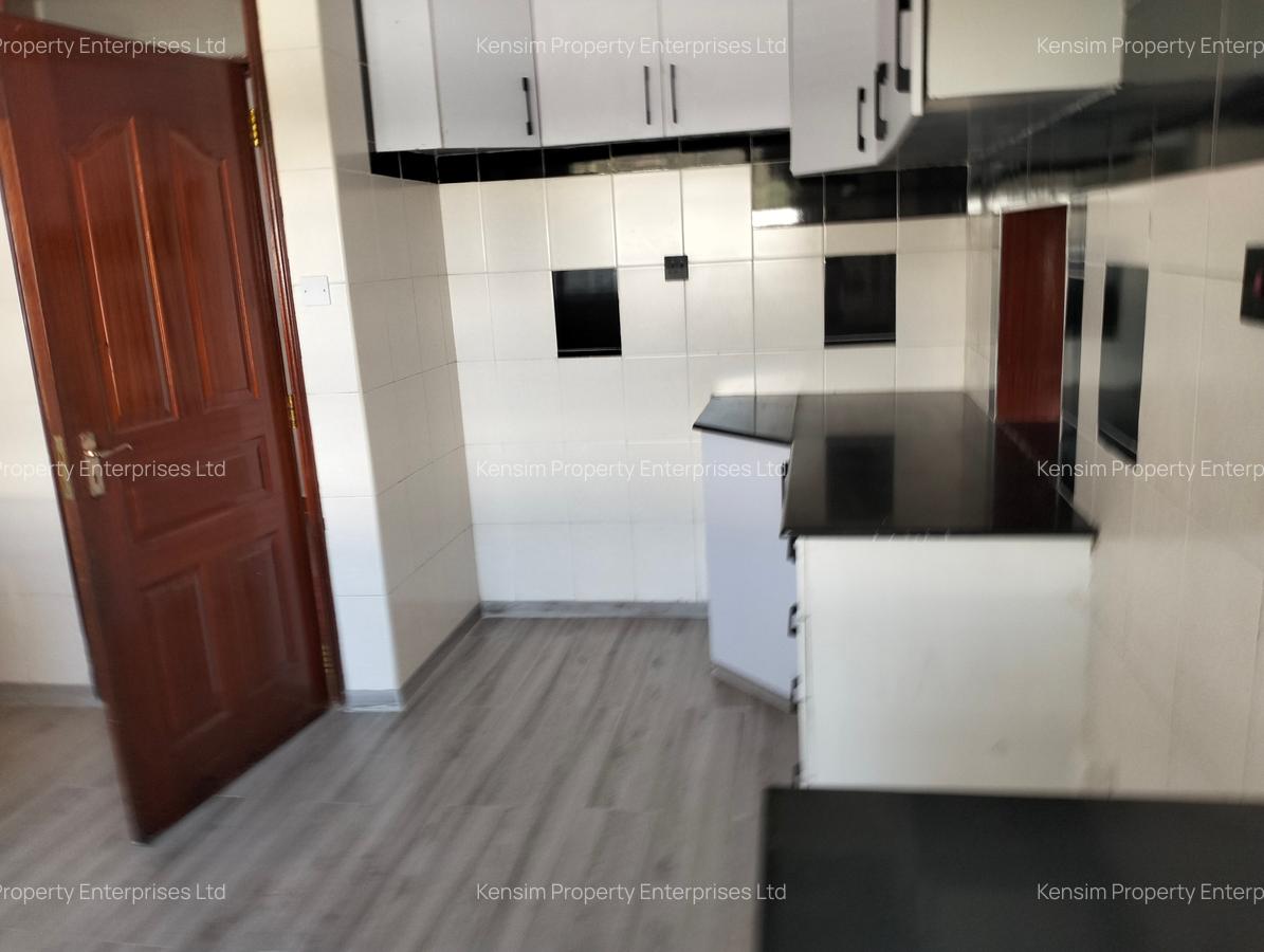 4 Bed Townhouse with En Suite in Lavington - 9