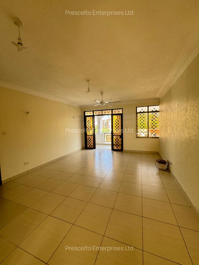 2 Bed Apartment with En Suite at Off Links Road - 2
