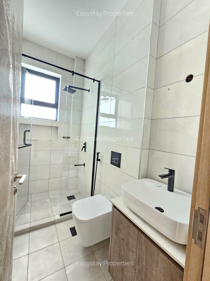 3 Bed Apartment with En Suite in Brookside - 7