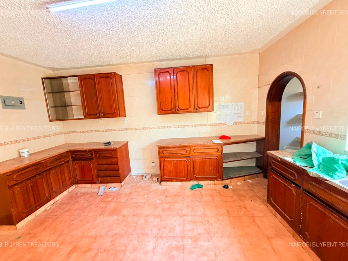 4 Bed Townhouse with En Suite in Westlands Area - 5