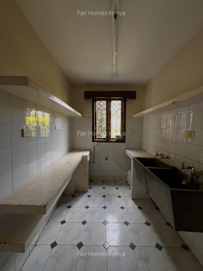 4 Bed Townhouse with En Suite at Convent Drive - 15