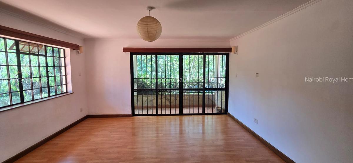 5 Bed Townhouse with En Suite at Meadows - 17