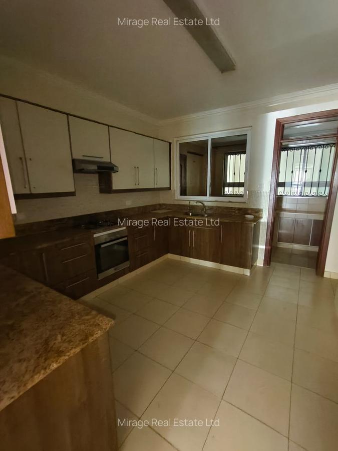 3 Bed Apartment with En Suite in Riverside - 19