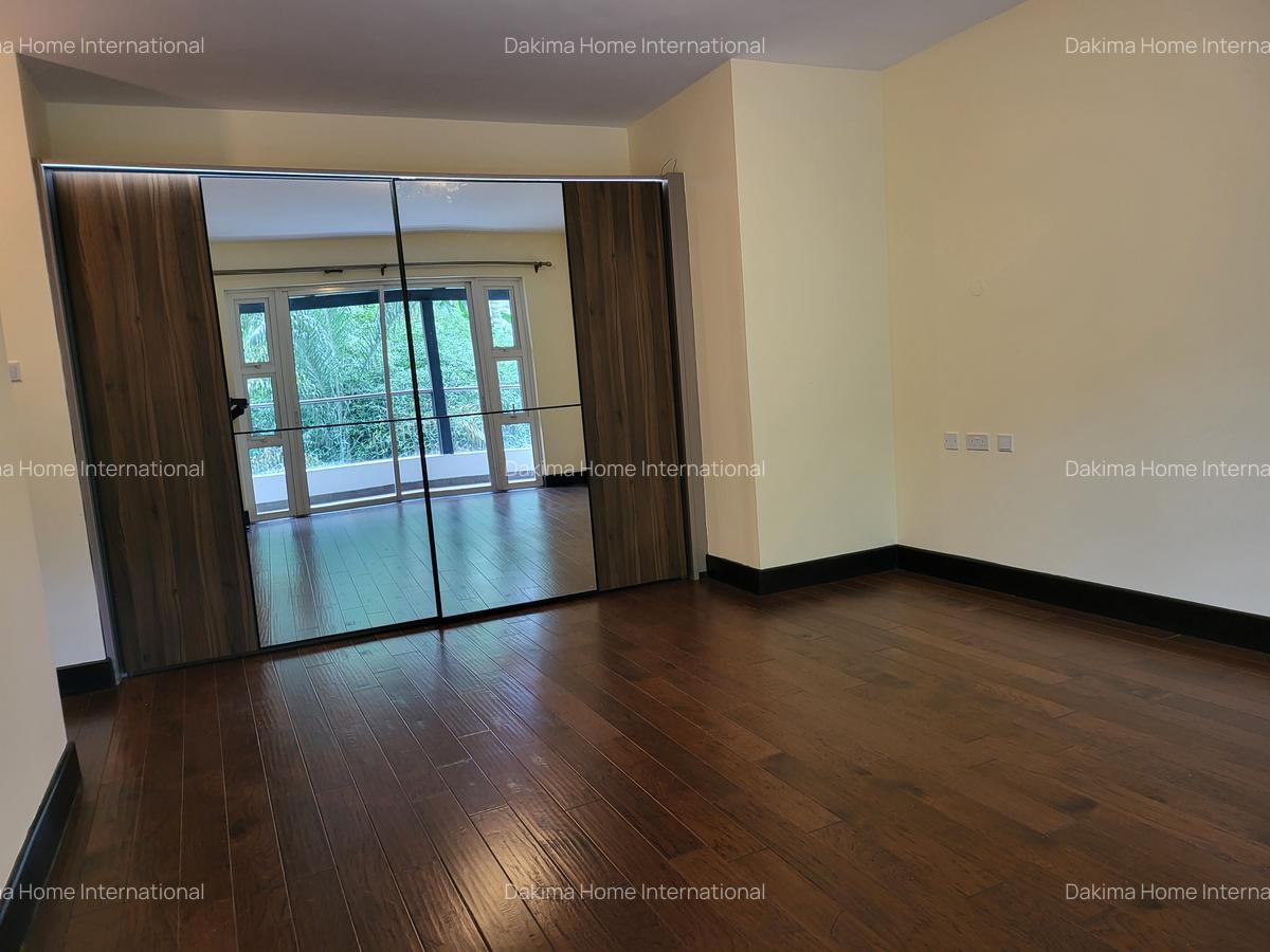 4 Bed Apartment with En Suite in General Mathenge - 14