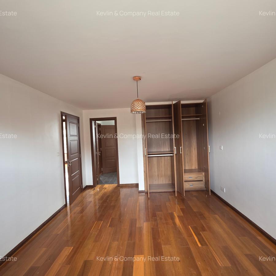 5 Bed Townhouse with En Suite in Lavington - 20