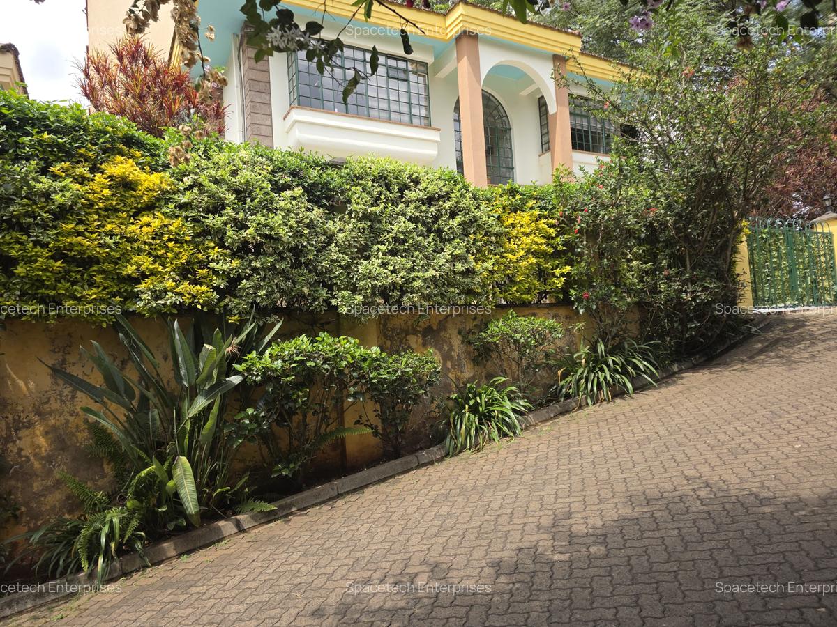 4 Bed Townhouse with En Suite in Westlands Area - 3