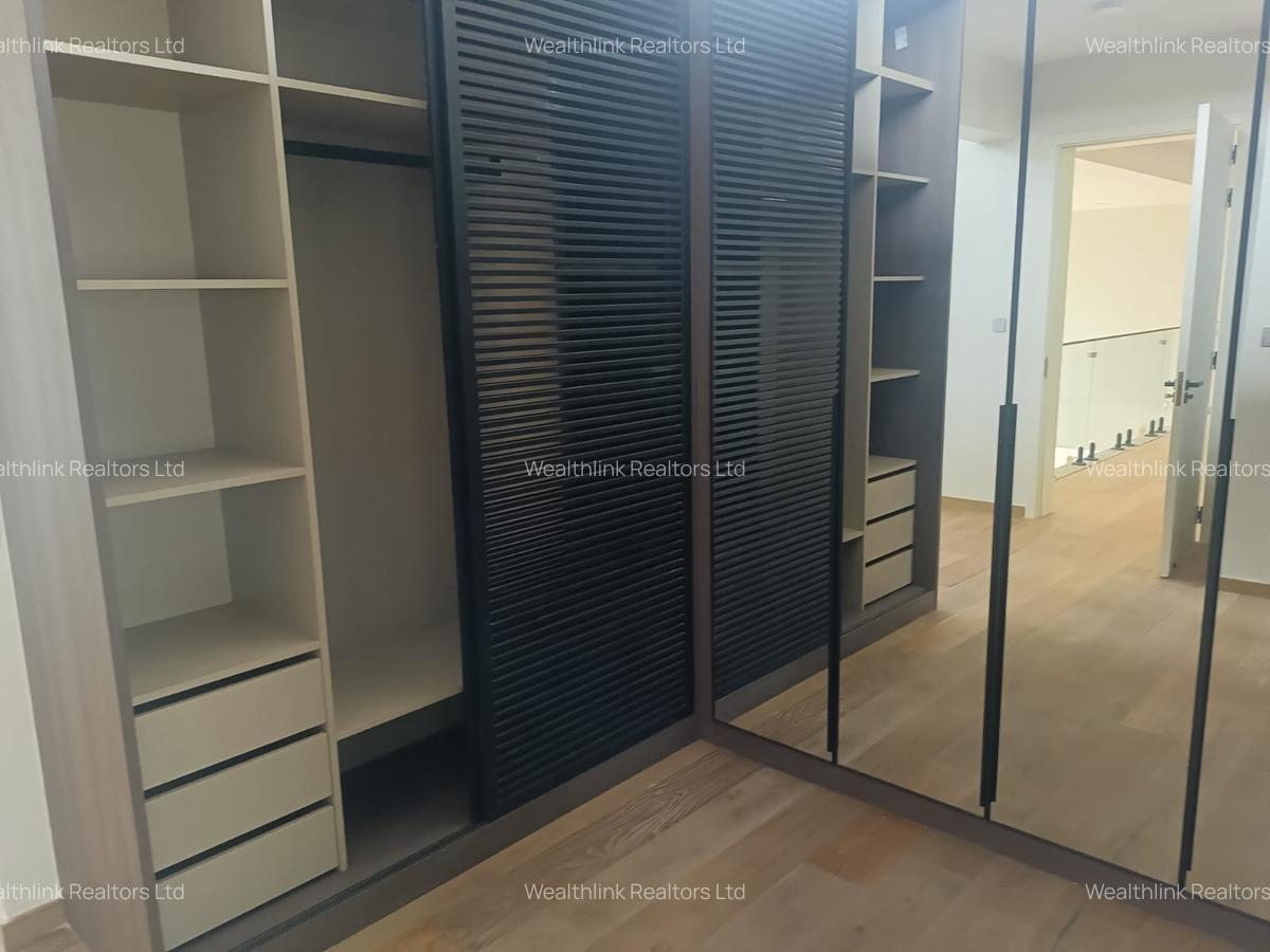 4 Bed Townhouse with En Suite at Runda - 17