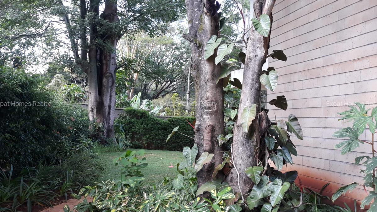 5 Bed Villa with En Suite in Lavington - 9