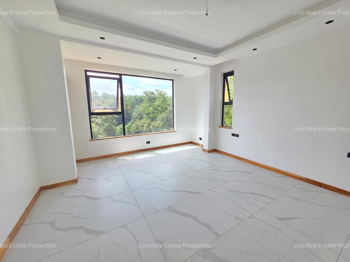 Serviced 2 Bed Apartment with En Suite in Spring Valley - 18