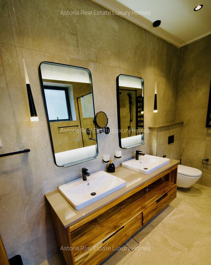 3 Bed Apartment with En Suite at 2026-301 - 16
