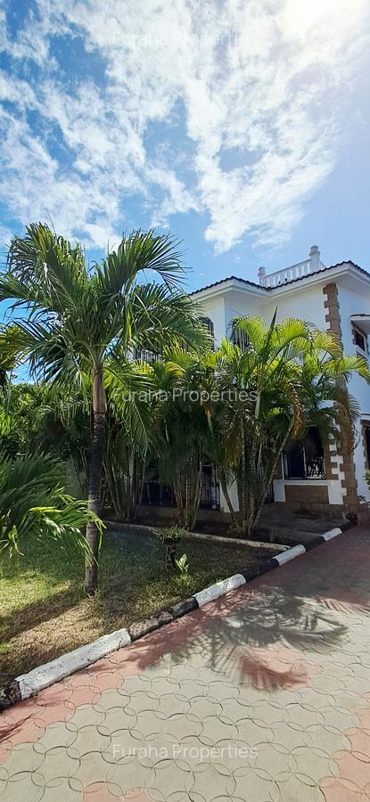 3 Bed Townhouse with En Suite at Shanzu - 1