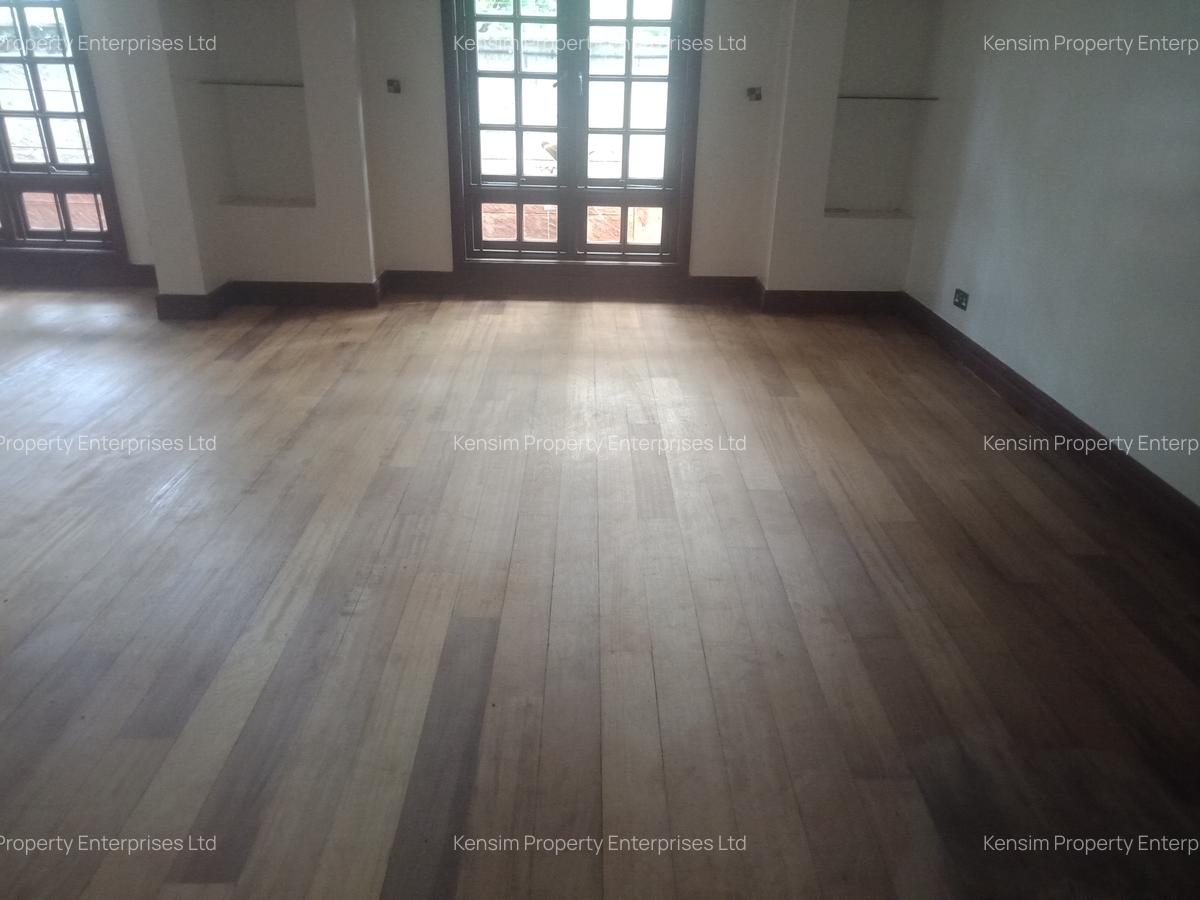 5 Bed House with En Suite in Loresho - 4