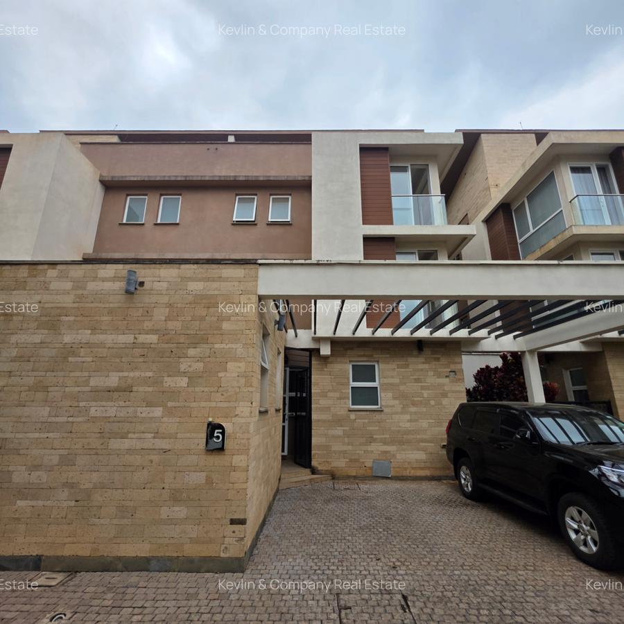 4 Bed Townhouse with En Suite in Lavington - 2