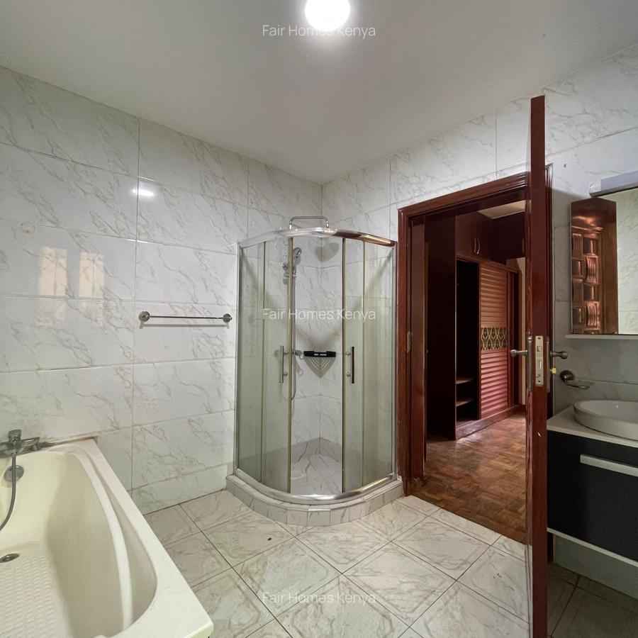 5 Bed Townhouse with En Suite at Othaya Road - 5