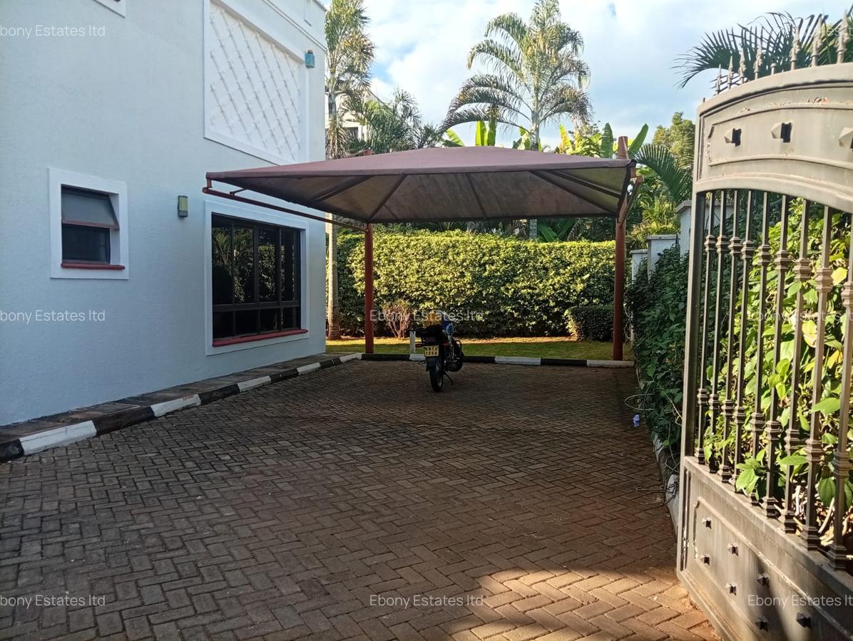 4 Bed Townhouse with En Suite in Lavington - 14