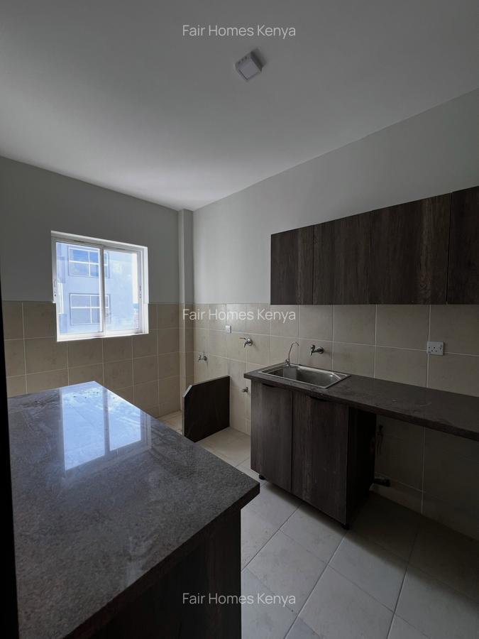 3 Bed Apartment with En Suite at Riverside Drive - 9