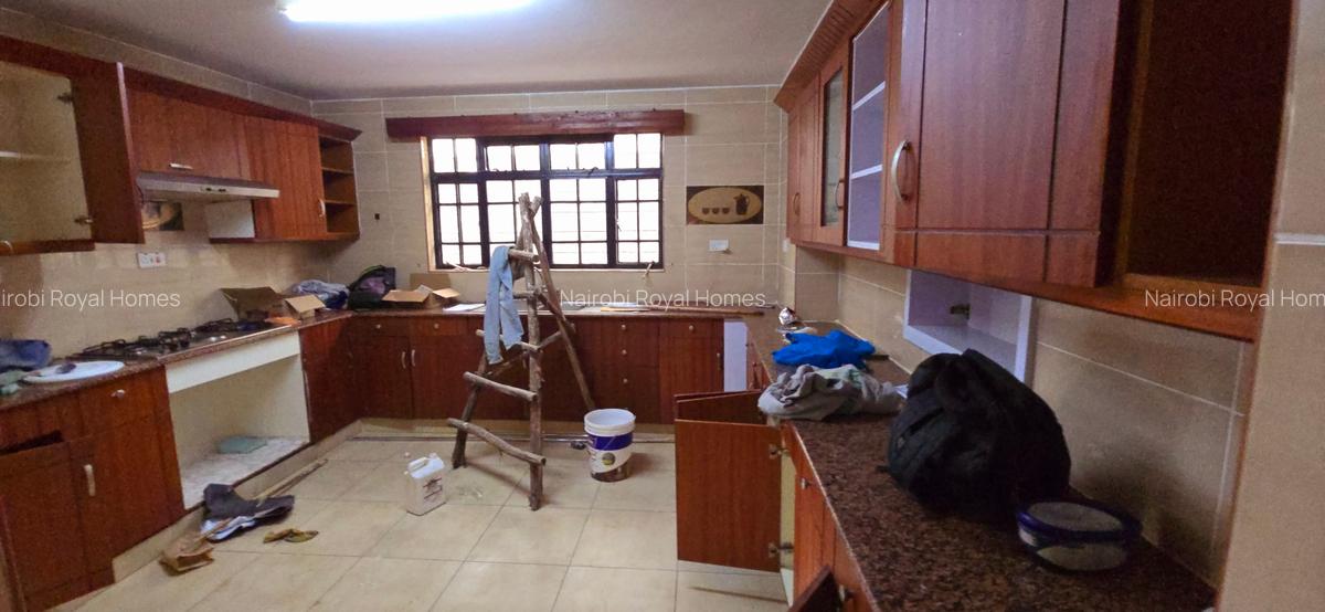 4 Bed Townhouse with En Suite at Mbaazi Road - 15