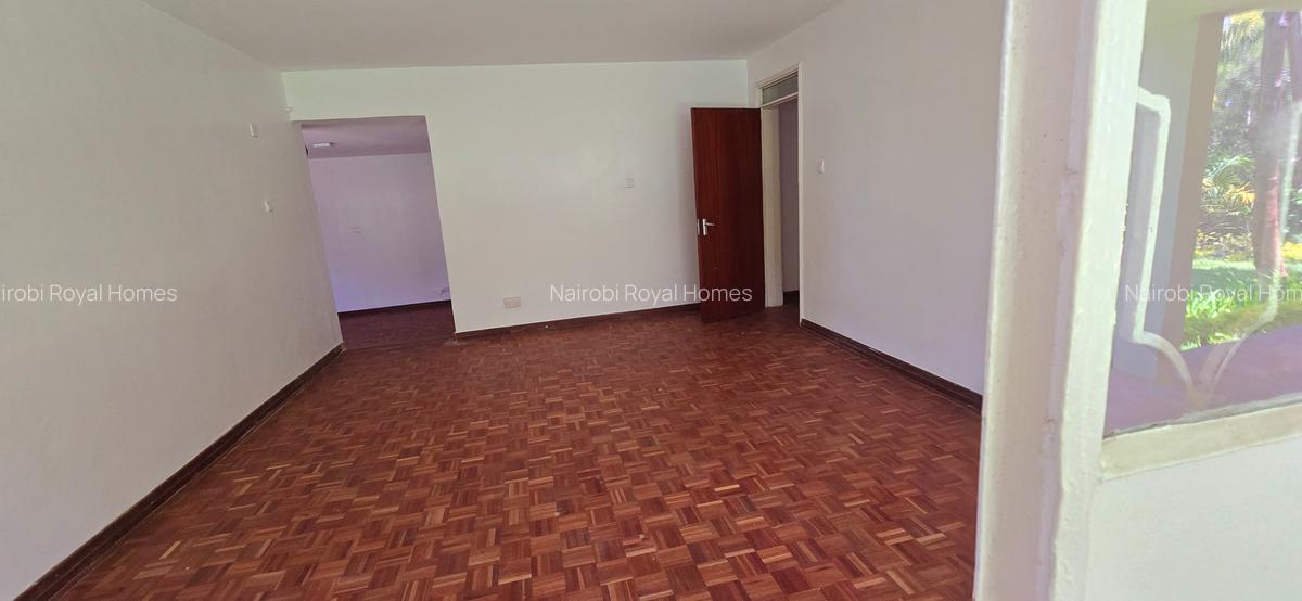 5 Bed House with En Suite at Whispers Avenue - 19