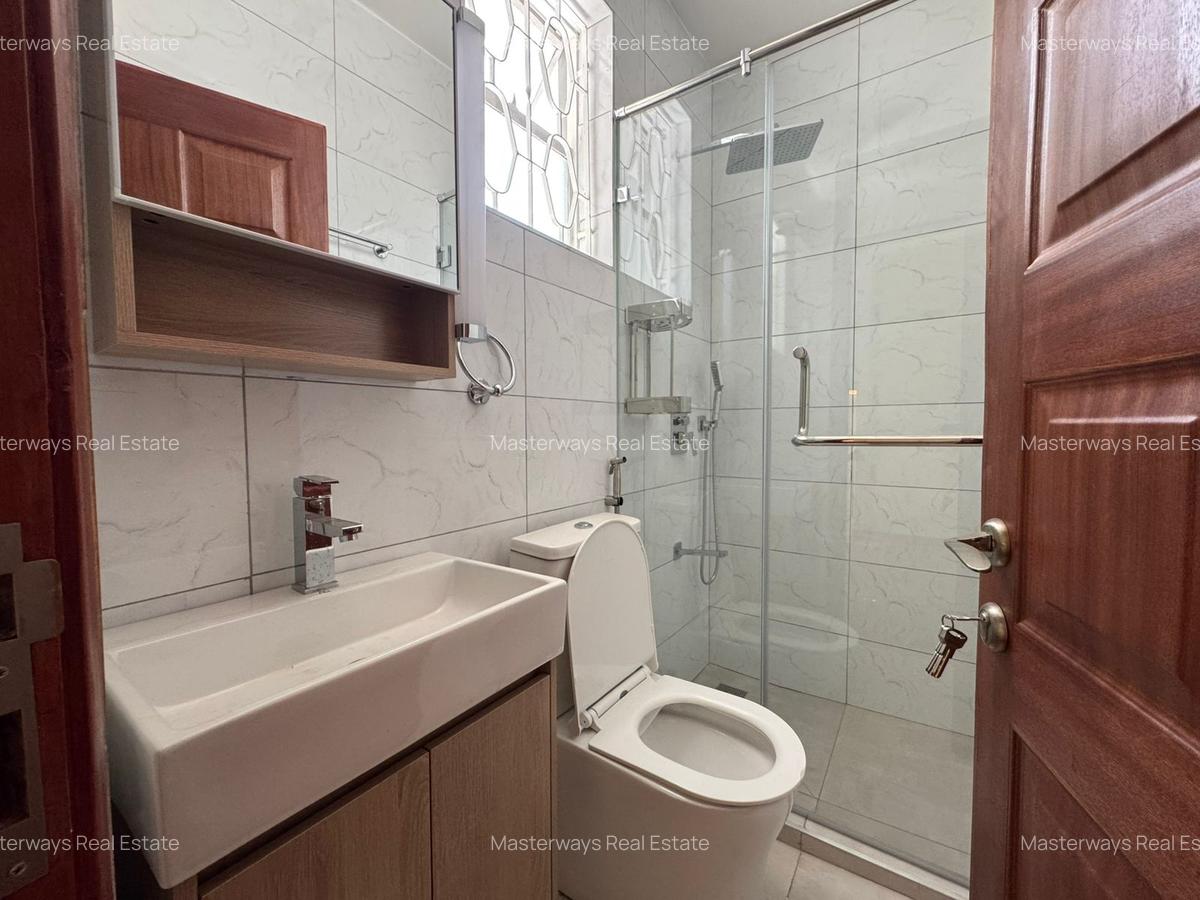 4 Bed Townhouse with En Suite at Lantana Road - 11
