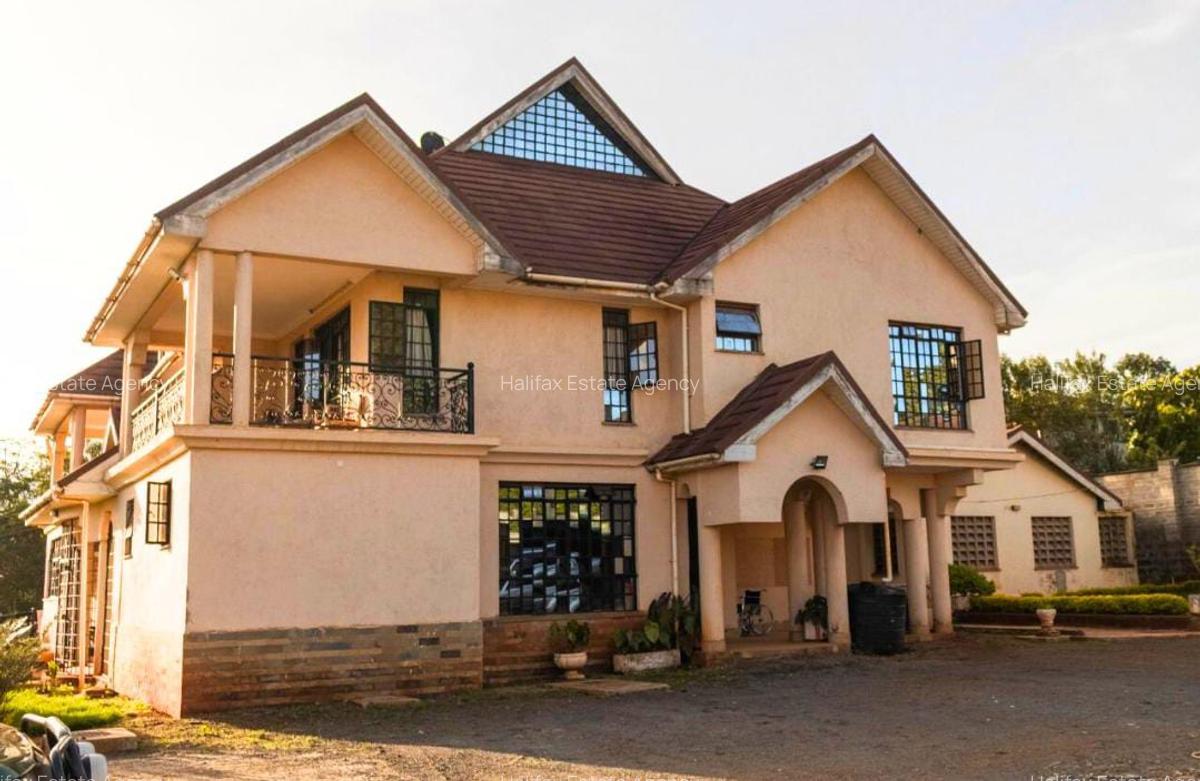 7 Bed Villa with En Suite in Runda - 1