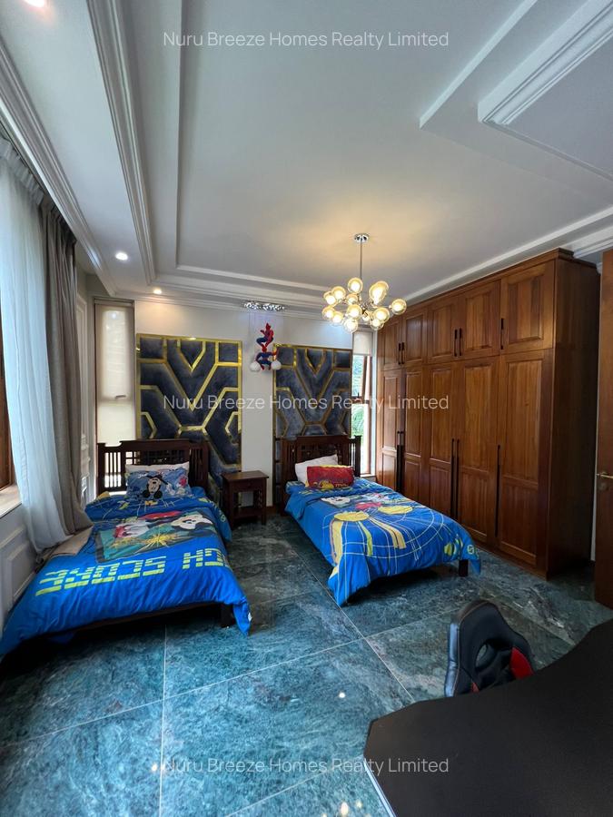 5 Bed Townhouse with En Suite in Lavington - 12