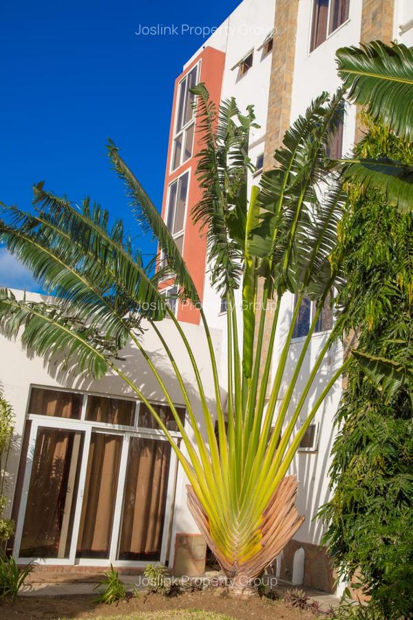 Serviced 10 Bed Apartment with En Suite in Nyali Area - 4