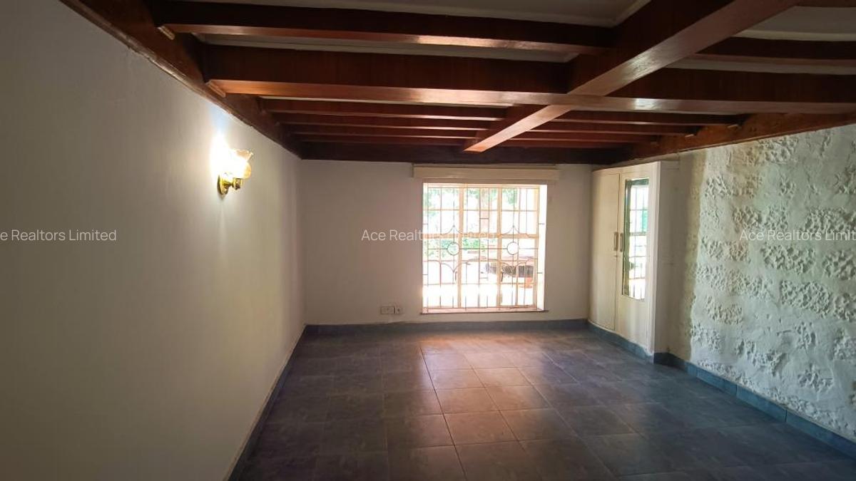 6 Bed Townhouse with En Suite at Muthaiga - 8