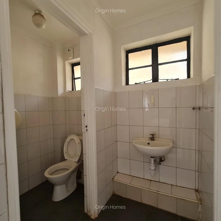 1,354 ft² Commercial Property with Service Charge Included at Westlands - 8