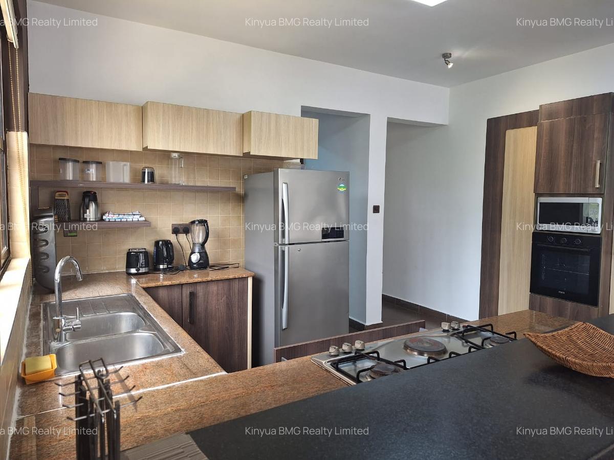 Serviced 2 Bed Apartment with En Suite at Beach Road - 4