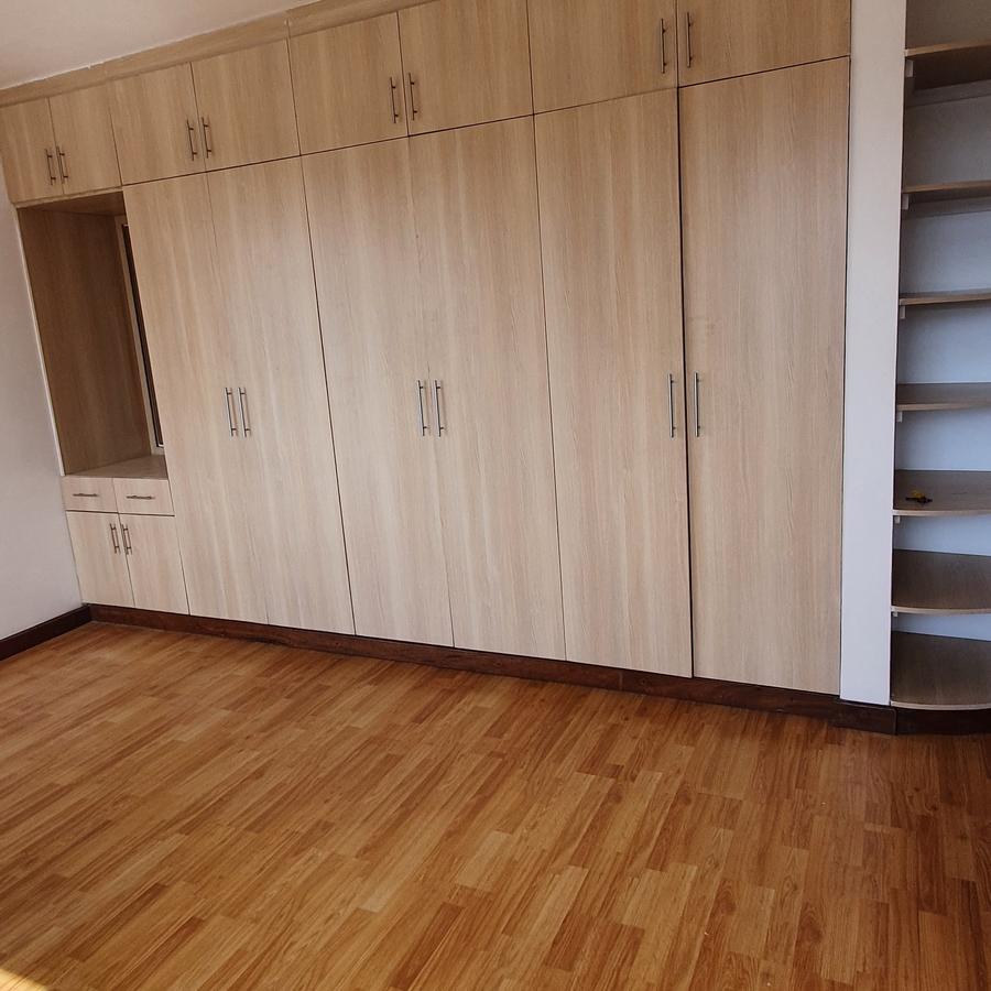 2 Bed Apartment with En Suite at Lavington - 15