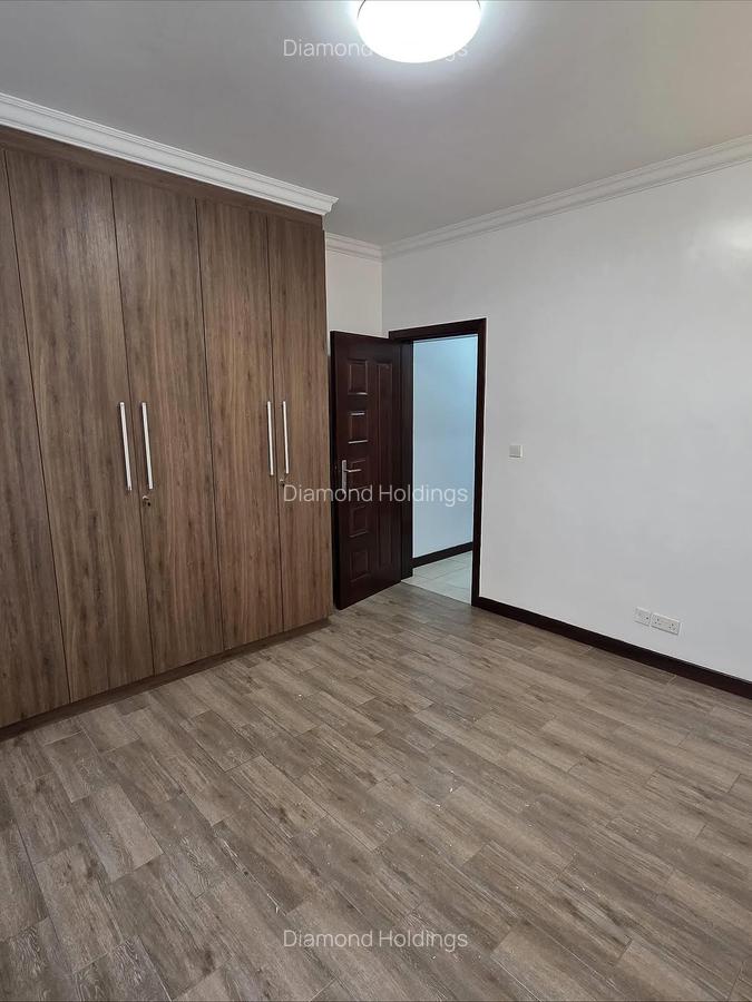 3 Bed Apartment with En Suite at Parklands - 9