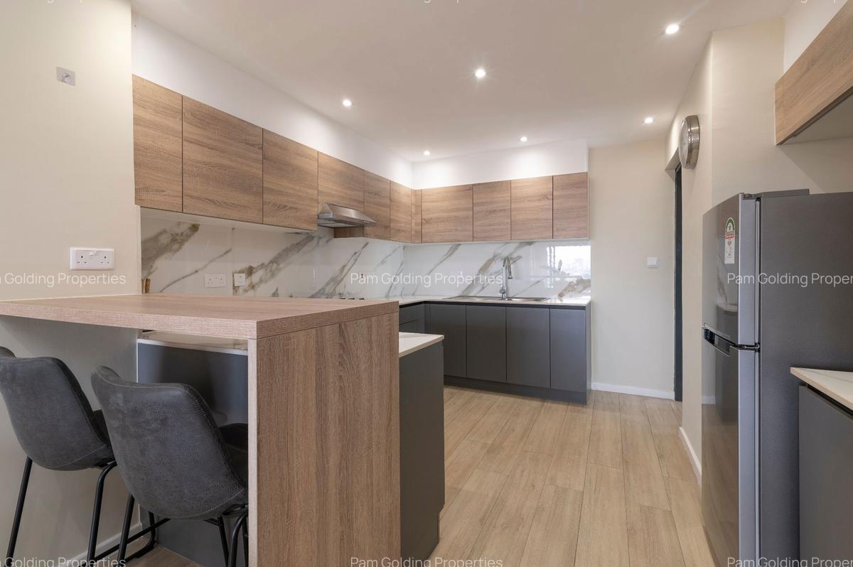 Furnished 2 Bed Apartment with En Suite at Riverside Drive - 8